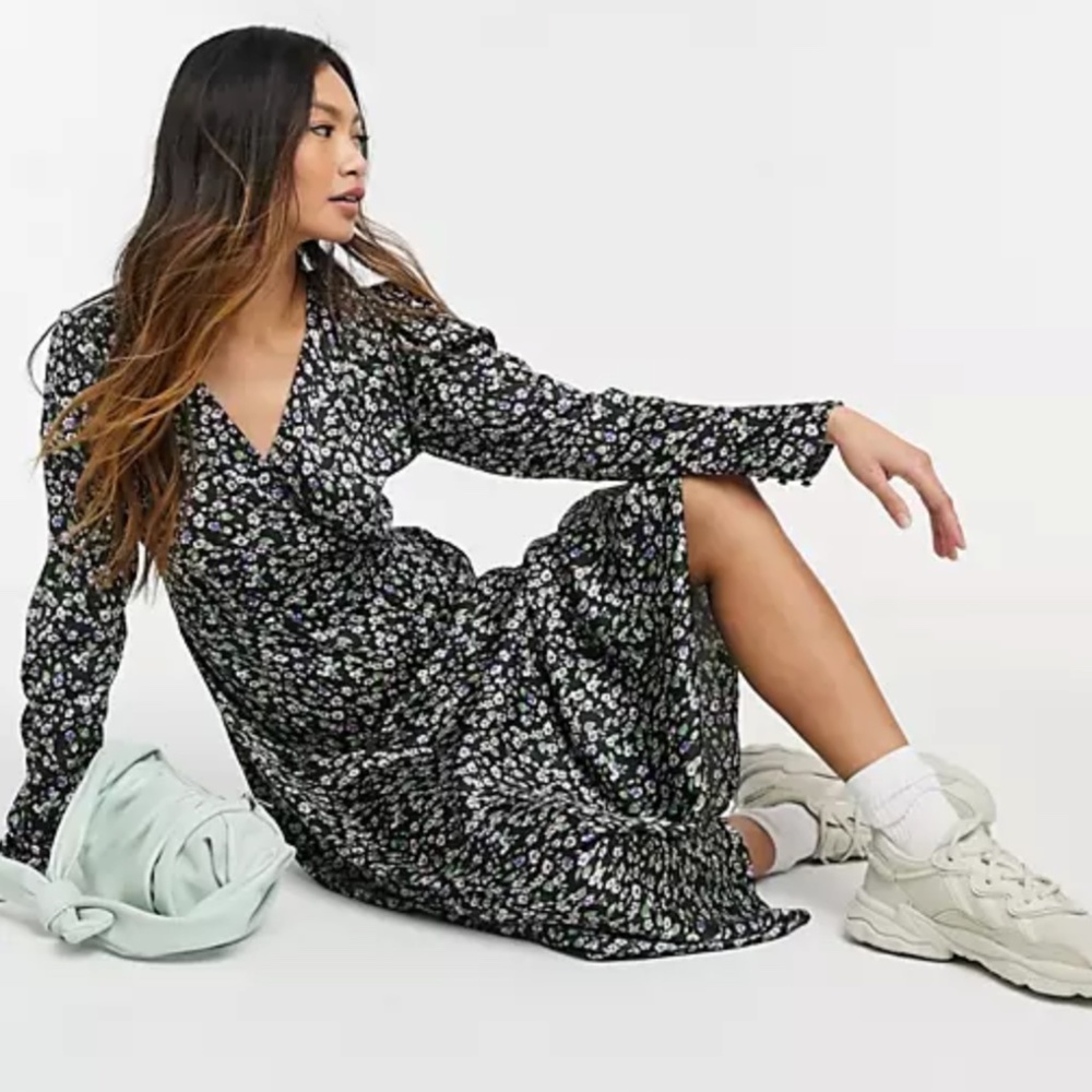 Vero Moda maxi dress with tie side in dark floral
